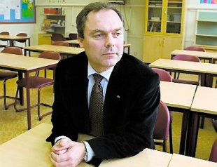 SPECIALSATSNING. Utbildningsminister Jan Björklunds satsning på fler speciallärare gör att fler elever ska kunna känna sig hemma i skolbänkarna.