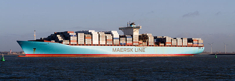 Enorma containerfartyg står för en stor del av volymen i världshandeln. "Estelle Maersk" lämnar Europoort i Rotterdam - en av världens största hamnar. Foto: Wikimedia/Quistnix.