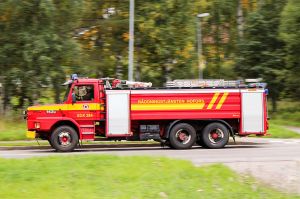 FEL SIGNAL FÖR SD. Brandbilen och brandmännen på bilden och räddningstjänsten i Hofors har inget samband med texten. Bild Calle Eklund/Wikimedia.
