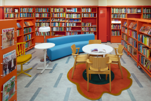 BOKSATSNING. Sköndals bibliotek är ett av dem som rustats under Alliansens och Folkpartiets tid. Nyöppnade i januari. Bild från kulturborgarrådet Madeleine Sjöstedt.