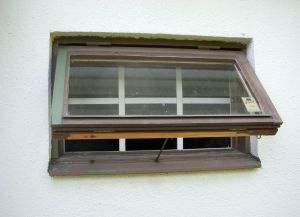 LÅS OCH LARMA. Privatpersoner kan försvåra för inbrottstjuven, men rättsväsendet måste bli effektivare att bekämpa bostadsinbrott. Wikimedia/Holger Ellgaard.