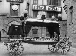TRANSPORTHISTORIA. Freys hyrverk hade som mest över 100 hästar i sitt stall. (Stockholmskällan.)